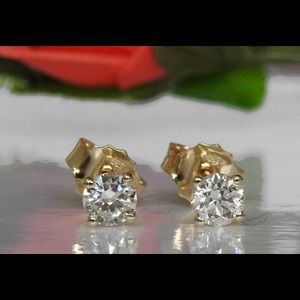 2 Ct Diamond Stud Earrings